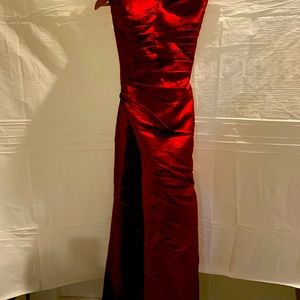 Floor length gown for prom or special occasion. size 6.